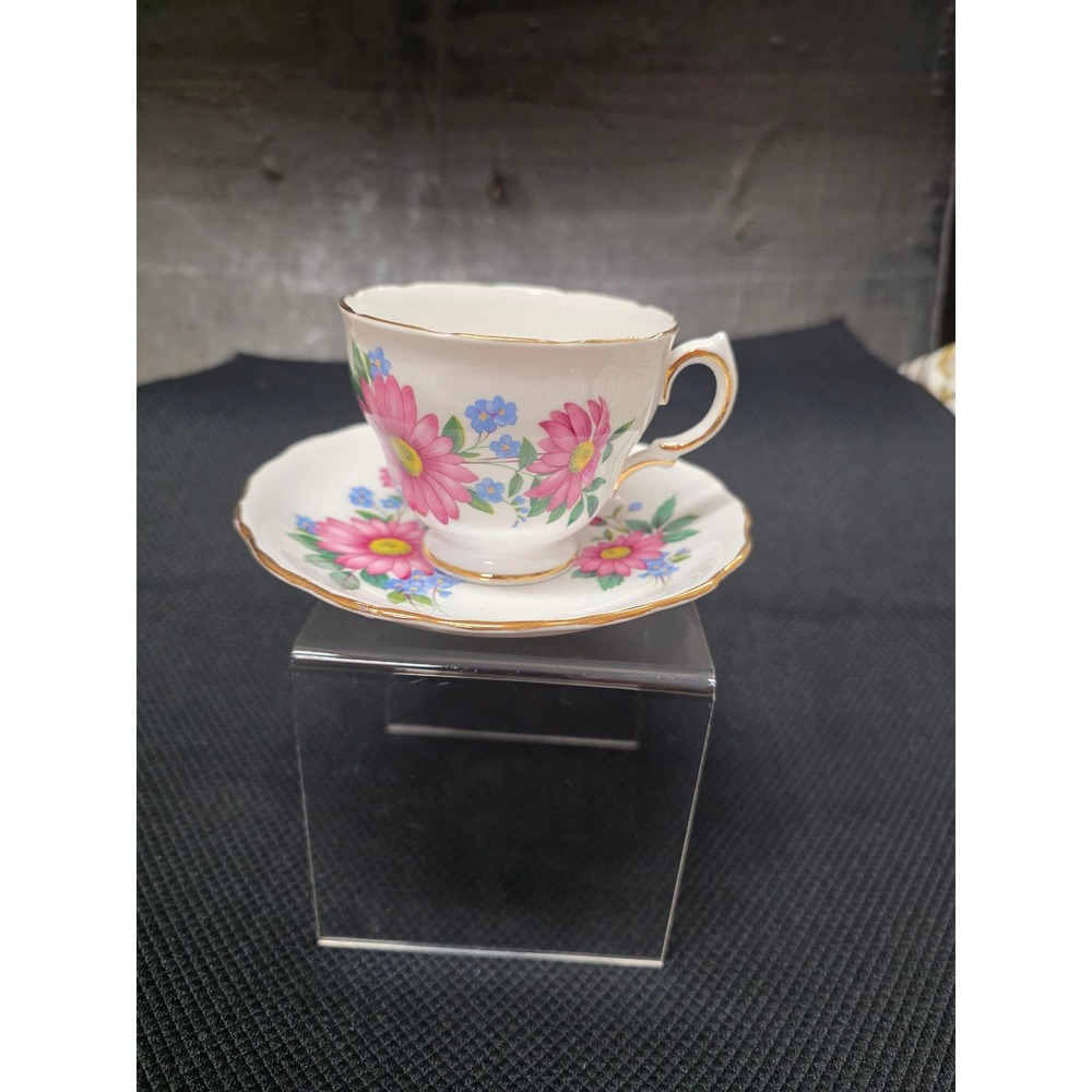 Royal Vale Bone China Tea Cup and Saucer Set Pink Daisy Blue Floral England - Picture 2 of 6